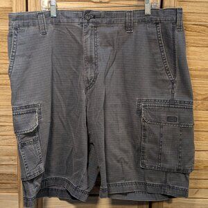 Izod Gray Cargo Shorts Size 40
